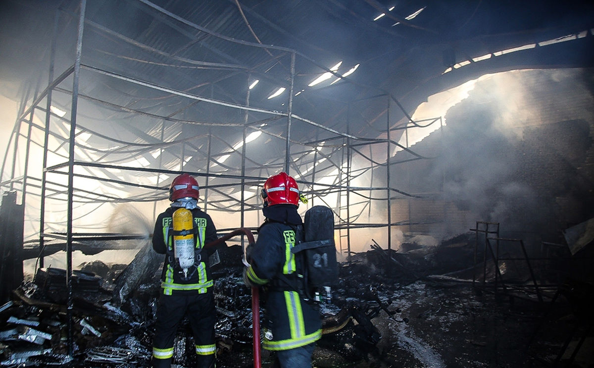 آتش‌سوزی گسترده در بابل | واحدهای تجاری در آتش سوختند