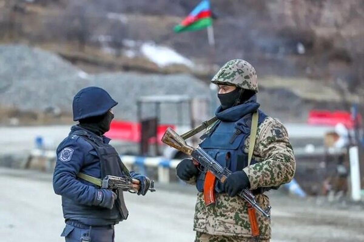 در مرز ایران، ارمنستان و آذربایجان چه خبر است؟ افزایش تحرکات سنگین نظامی / پرواز پهپادهای ایرانی فیلم