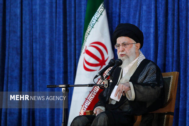 رهبر انقلاب :هرکس ایران را دوست دارد باید امید را تقویت کند