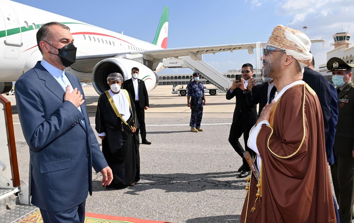 اتفاقی در راه است؟ وزیر خارجه ایران در عمان برای آمریکا پیام برد؟