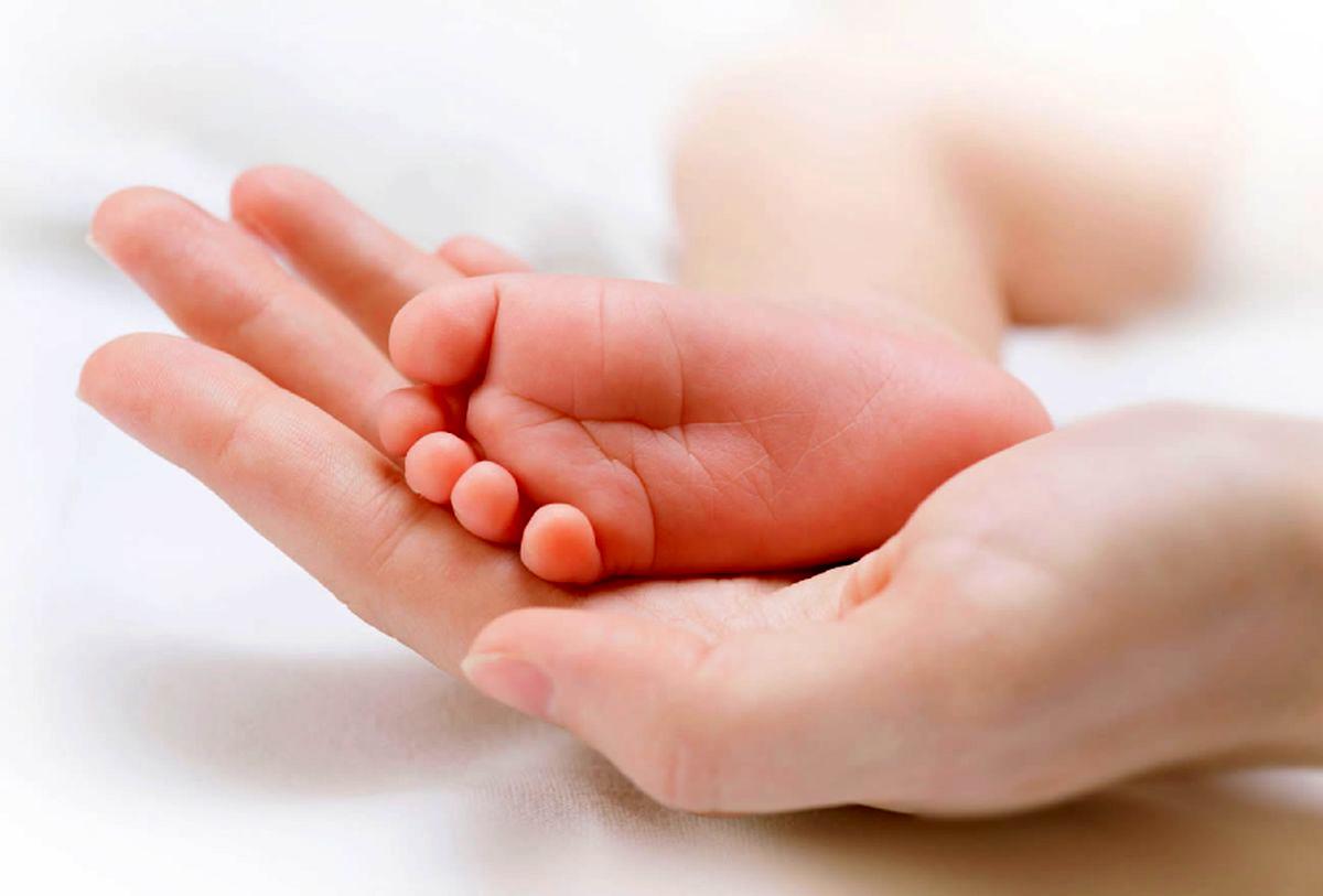خطرات جبران ناپذیر کاشت ناخن برای مادران باردار