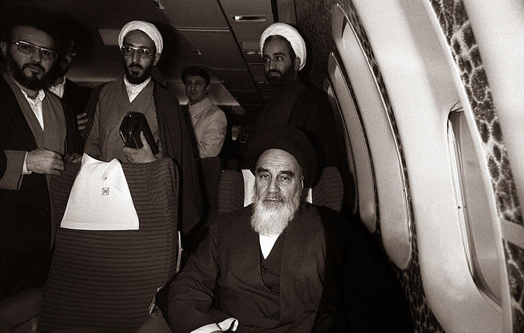 چرا امام خمینی  وقتی وارد ایران شد گفت «هیچ»  احساسی ندارد
