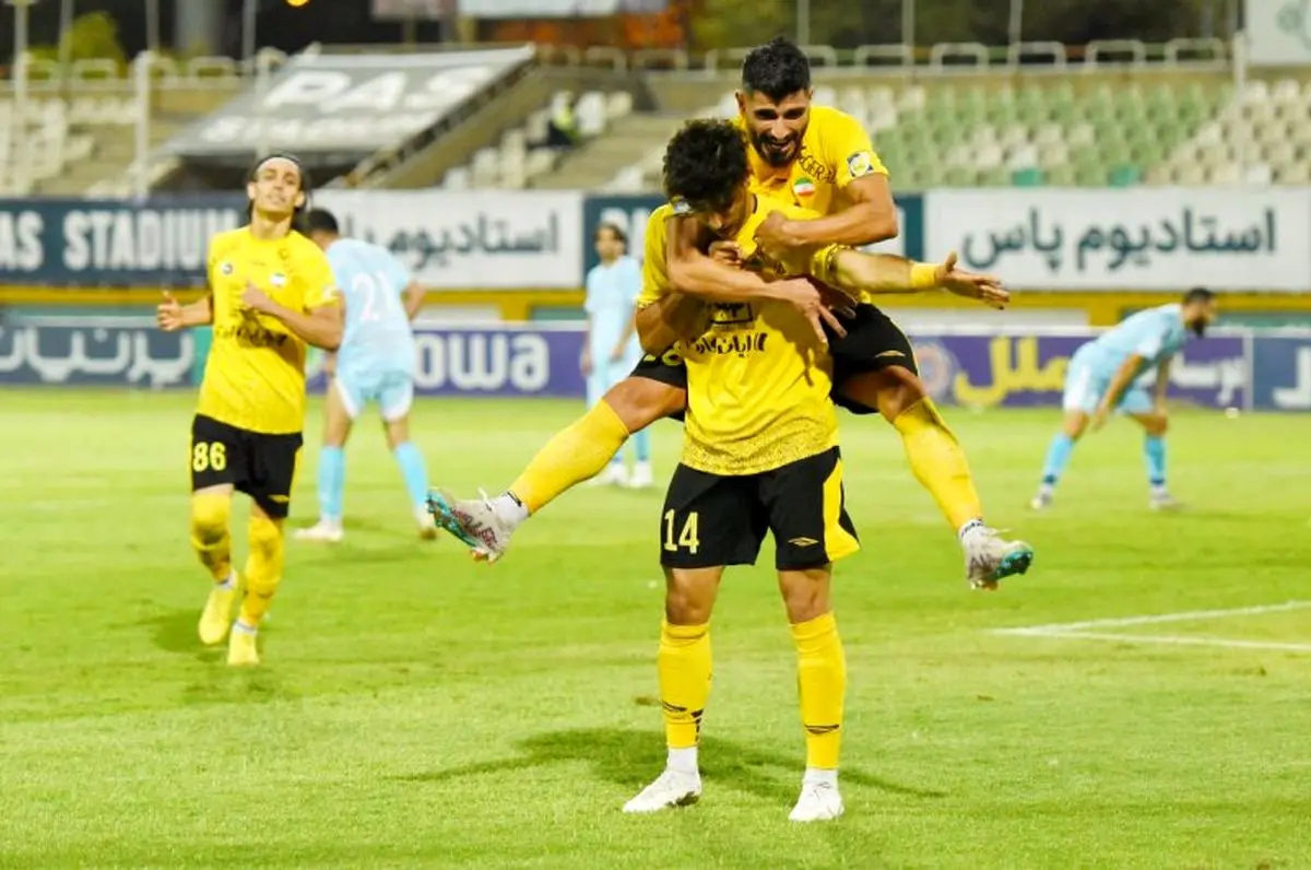 کریخوانی بازیکن سپاهان برای استقلال و پرسپولیس: صدر را از دست نمیدهیم!