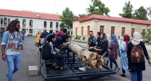 اثر ۱۳ متری ۲۰۰۰ کیلو گرمی دانشگاه هنر را بردند/ برای جلوگیری از شادی دانشجویان