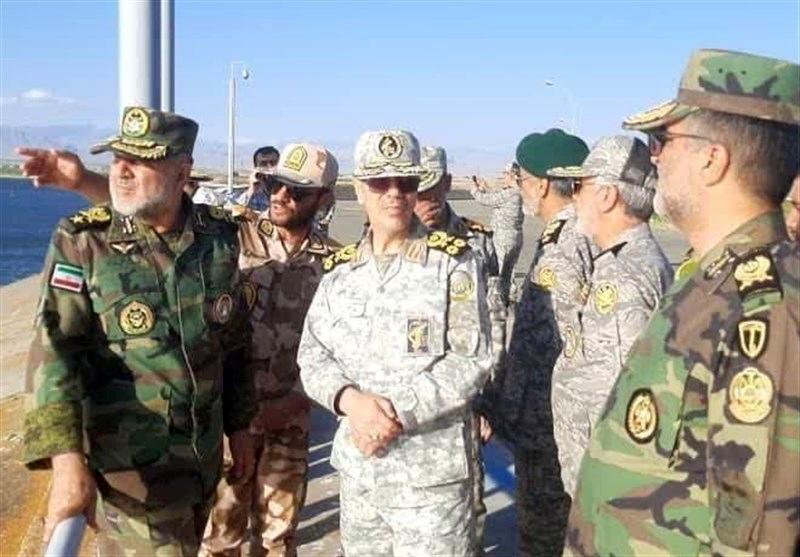 بازدید  نظامی رئیس ستادکل نیروهای مسلح از  نقطه ‌صفر مرزی  ایران و آذربایجان

