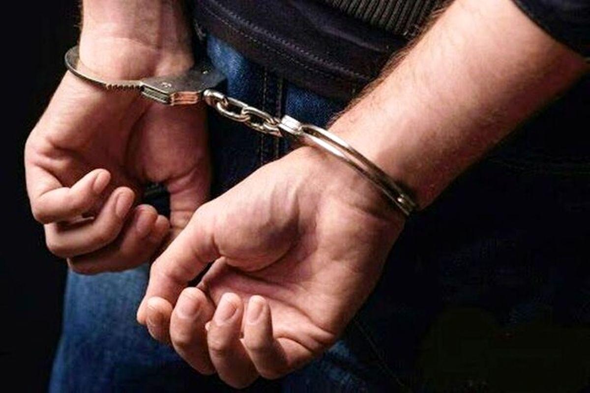 دستگیری ضارب خشنی که معلم را با چاقو زده بود + جزئیات


