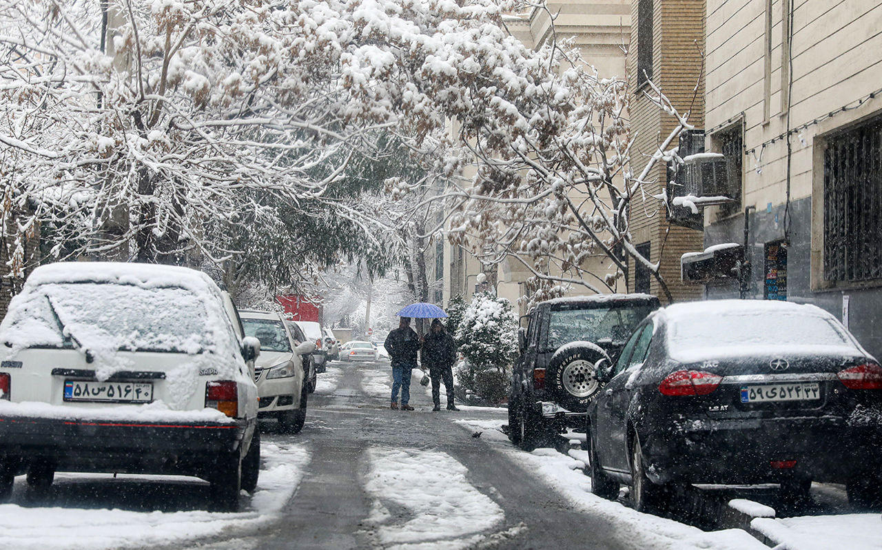 تصویری دیدنی از برف پاییزی تهران! + عکس