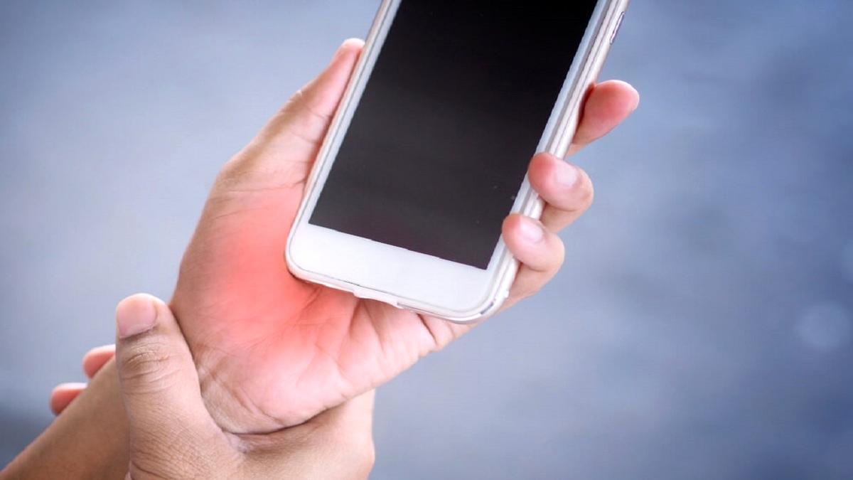 جلوگیری از درد دست ناشی از استفاده از تلفن همراه