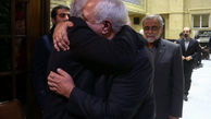 گریه های دیشب علی اکبر صالحی در آغوش ظریف + عکس
