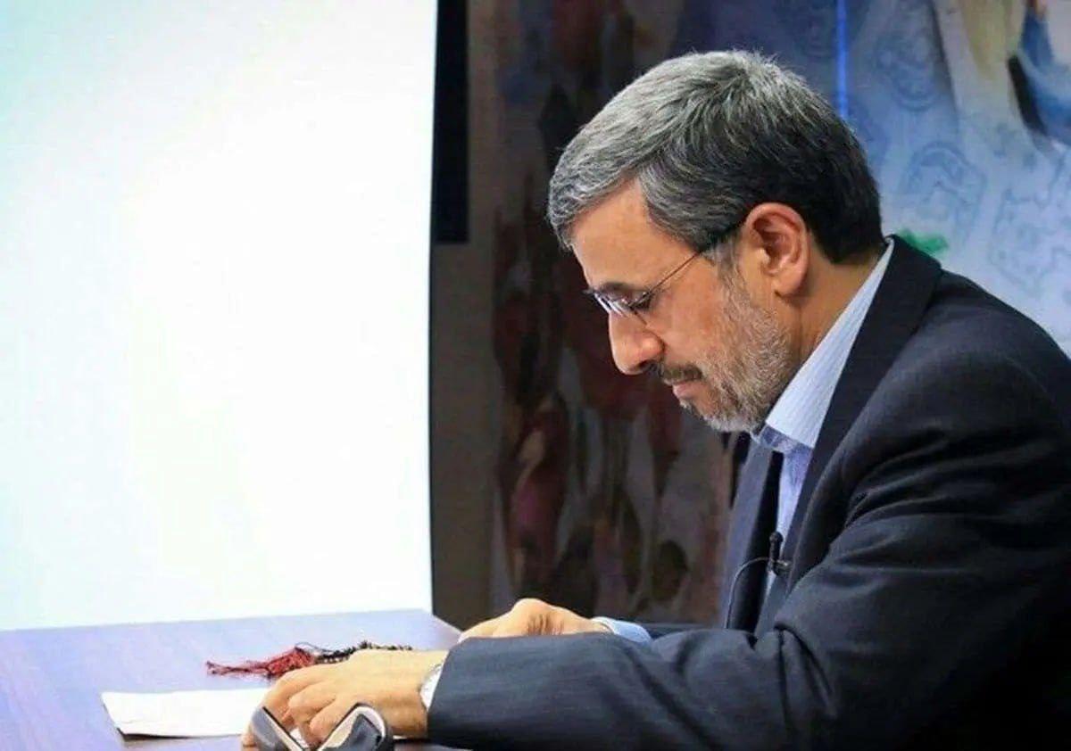 احمدی نژاد رسما نامزد جانشینی رئیسی شد / ویدئو