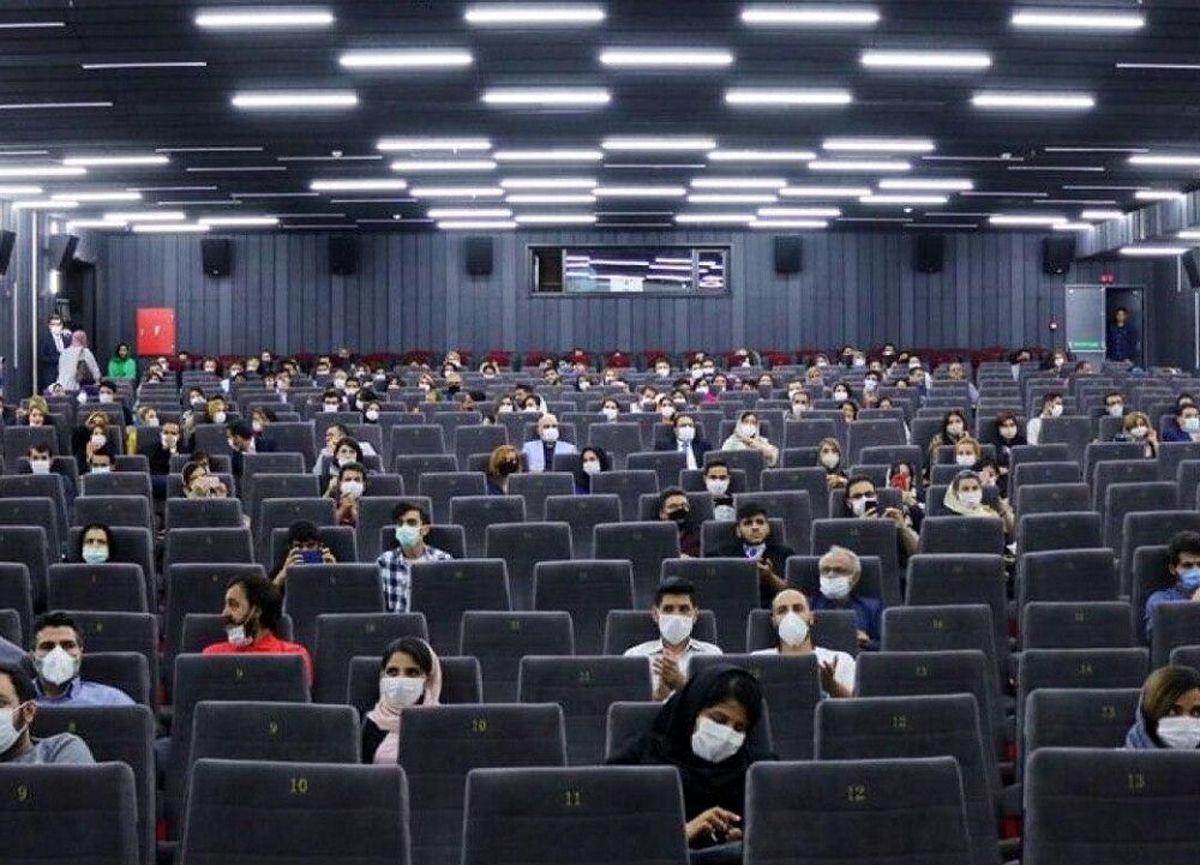 در روزهای اخیر سینماها میزبان چند نفر بوده‌اند؟