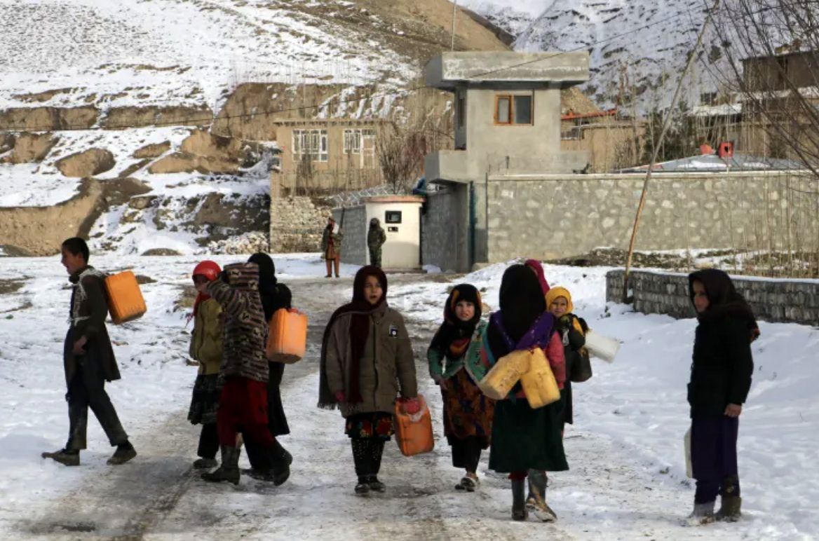 سرمای بی سابقه در این کشور جان ۱۵۷ نفر را گرفت