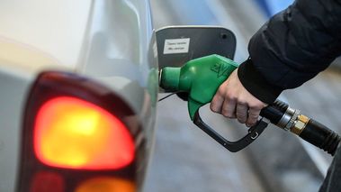 تصمیم جدید دولت رئیسی برای قیمت بنزین و کارت سوخت در سال 1402 + جزئیات مهم 
