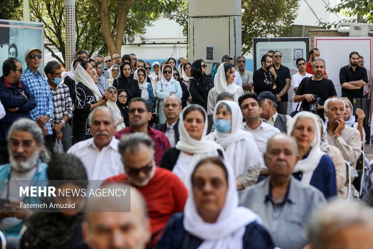 ماجرای سفیدپوشی هنرمندان در مراسم تشییع جنازه فردوس کاویانی + تصاویر