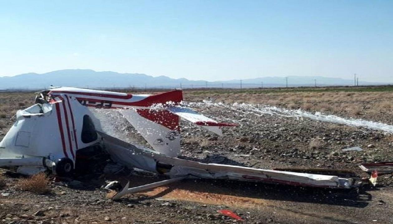 سقوط هواپیمای فوق‌سبک در فارس + عکس
