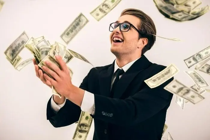 ۱۴۰۳ برای متولدین  این ماه‌‌ها همراه با کلی پول و ثروت خواهد بود / بخوانید