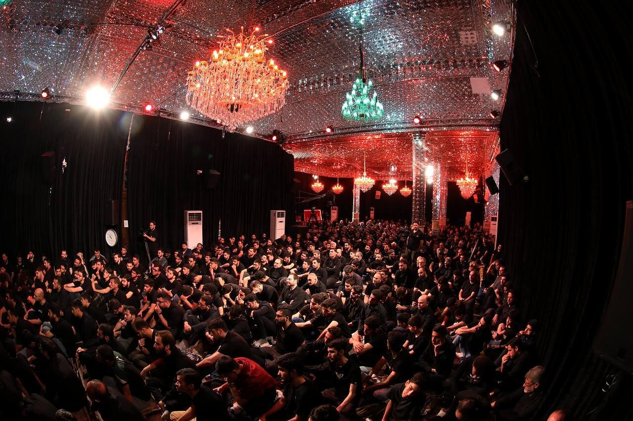 علی لاریجانی در مراسم عزاداری شب تاسوعای حسینی +عکس