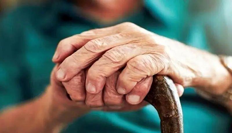 سونامی سالمندی در ایران / ‌ایران ۷ میلیون سالمند دارد/ ۲۰ سال آینده از هر ۵ ایرانی یک نفر سالمند است