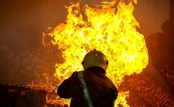 آتش‌سوزی هولناک در کارخانه تولید روغن مبارکه | مناطق اطراف حادثه تخلیه شد