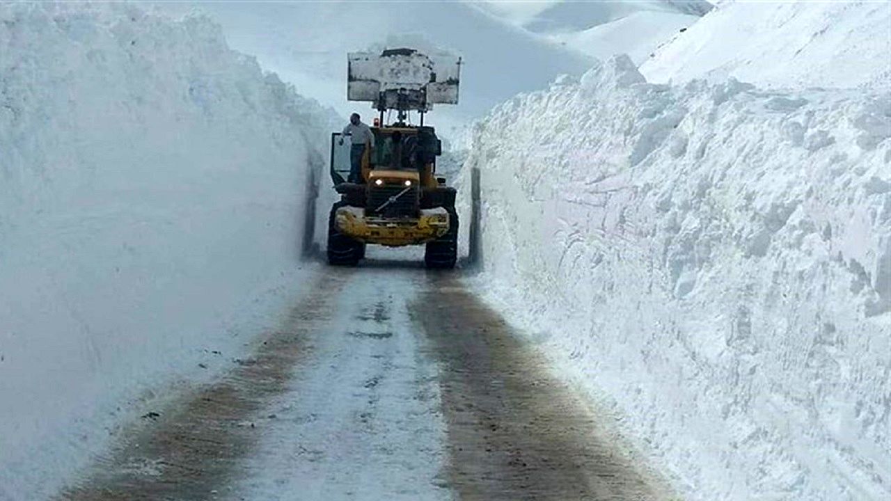 بارش زیبای برف در کوه دنا + فیلم