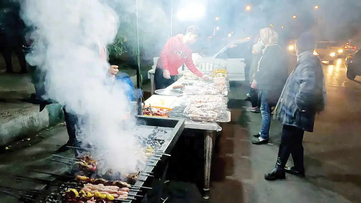 این دو دختر عجیبترین جیگرکی تهران را دارند