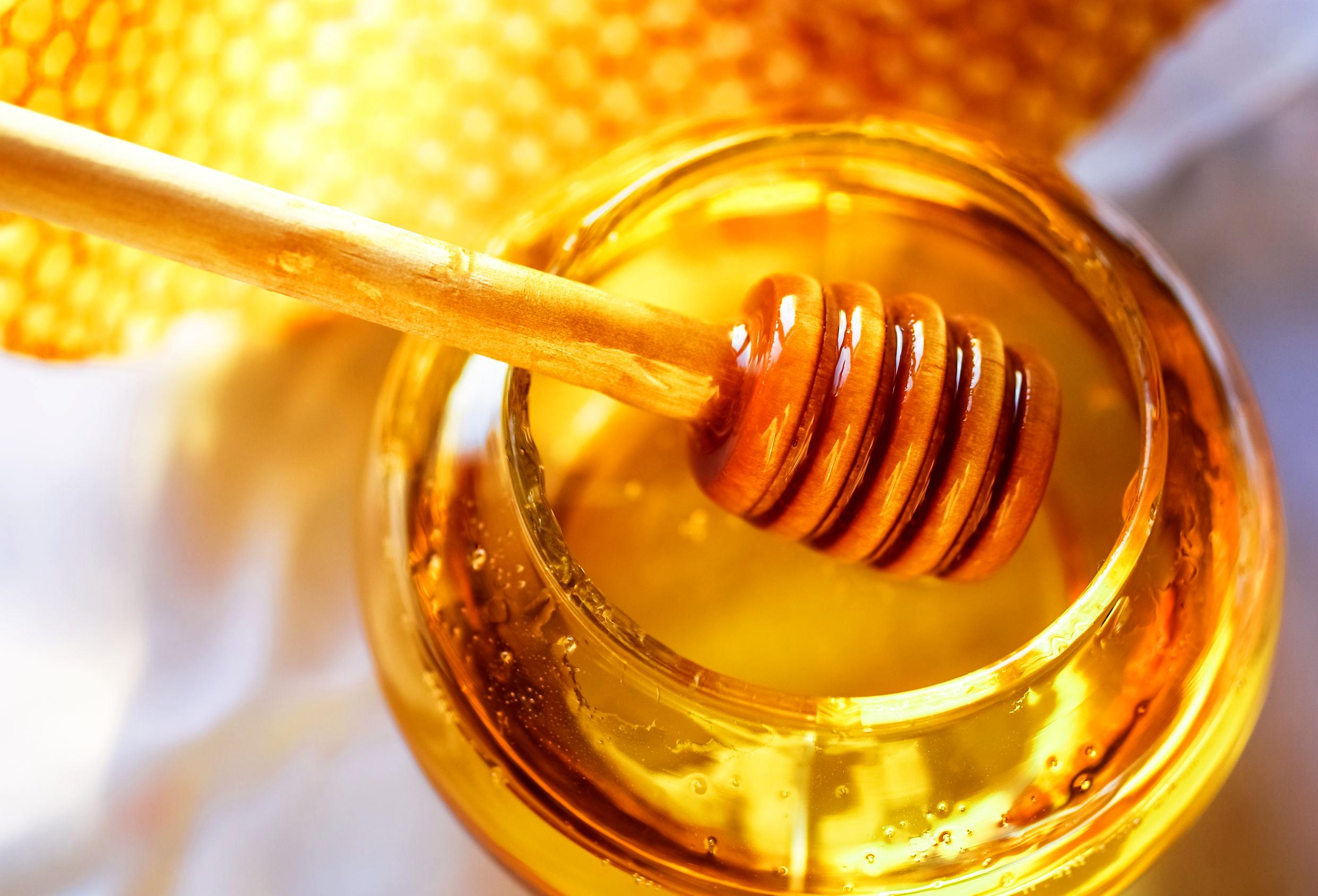 عسل، داروی جادویی دندان درد!