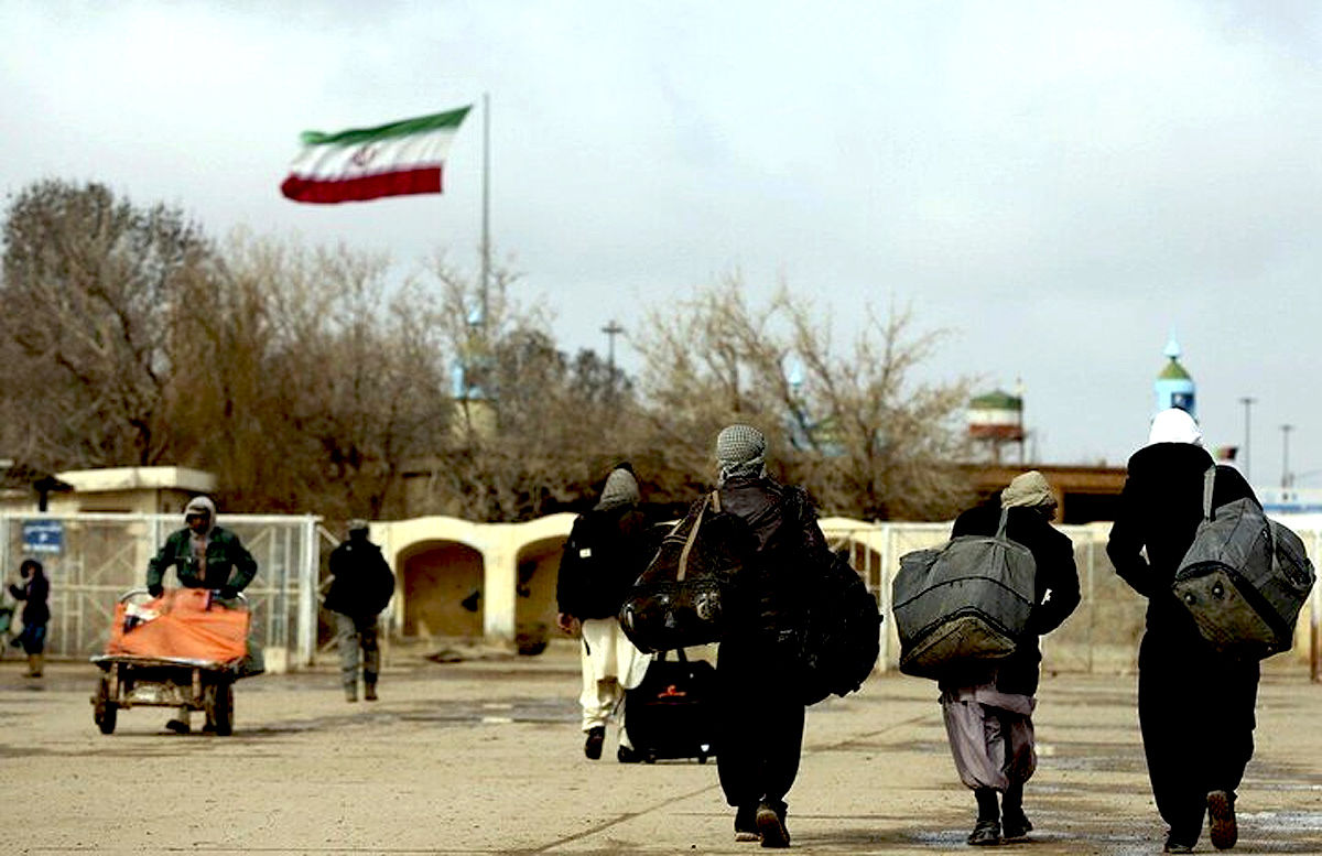 عکس عجیب و بحث برانگیز از اتباع افغانستانی در ایران! +عکس