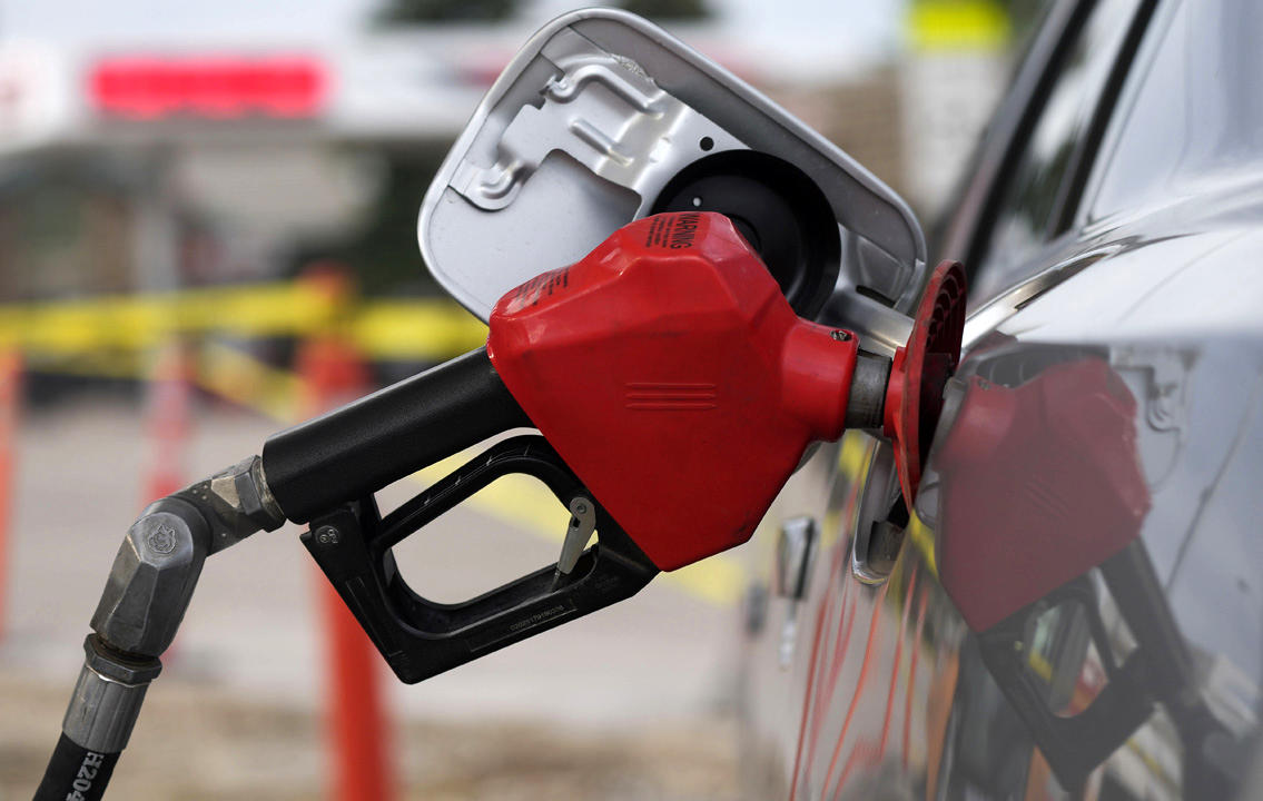  قیمت بنزین چه تغییری می‌کند؟وزیر نفت درباره قیمت جدید بنزین چه گفت؟
