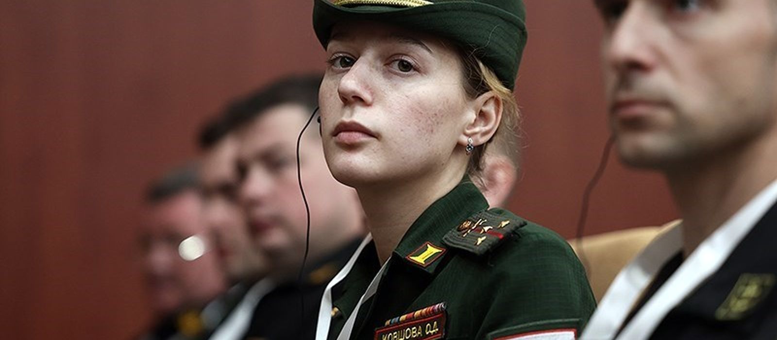 تصویر جنجالی از افسر زن روس در بندر کنارک ایران