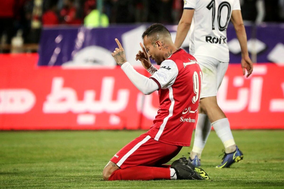 پرسپولیس به دنبال فسخ قرارداد با مهاجم برزیلی