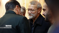  استایل جنگی علی لاریجانی در یک مراسم با فانوسقه +عکس
