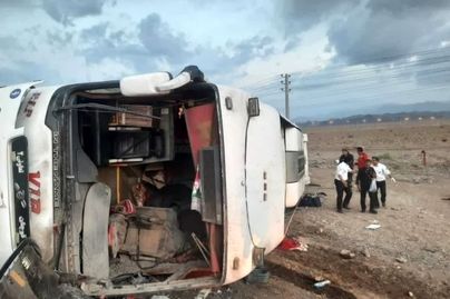 اتوبوس قوچان - تهران در سمنان واژگون شد