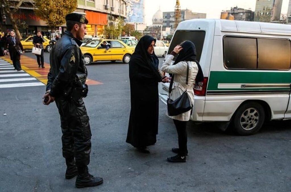 یک گزارش جنجالی از تهران، روایت تصویری از زنان در چند خیابان تهران