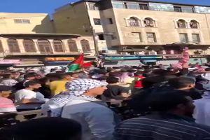 حرکت مردم اردن به سمت مرزهای فلسطین + فیلم
