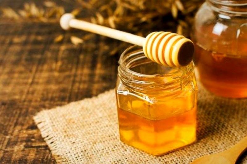 با عسل سرما خوردگی تان زودتر خوب می شود 