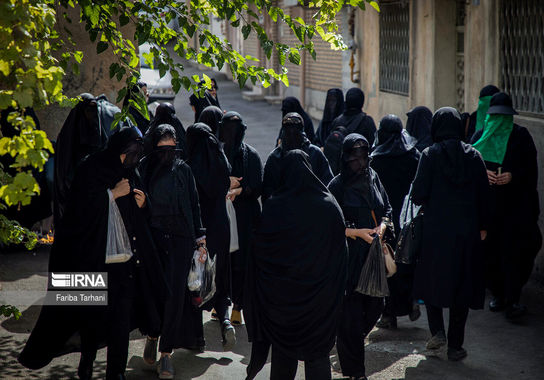 عزاداری بانوانِ نقاب‌زده در «چهل منبر» لرستان 15