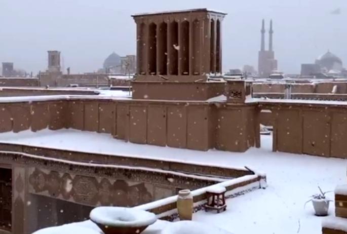 خانه هنر یزد زیر بارش برف+فیلم
