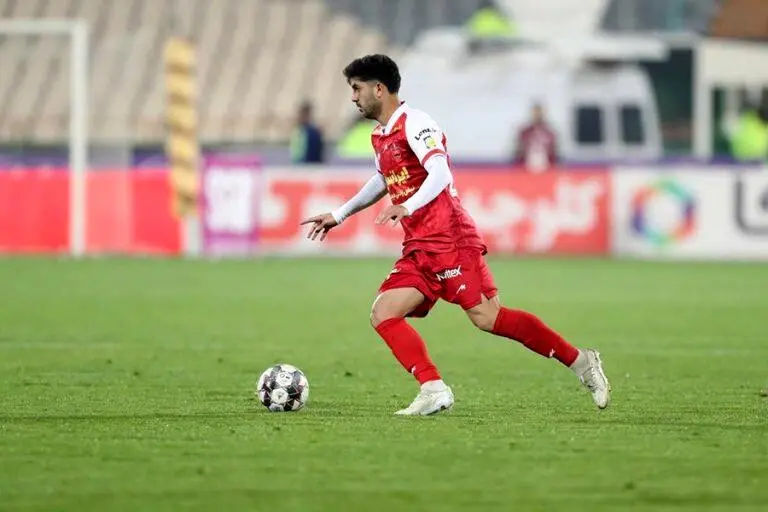 مجنون پرسپولیس در دربی | ماجرای ترک محمد خدابندهلو از ورزشگاه و اعتراض به سرخ ها + فیلم