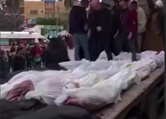 تشییع جنازه ۱۵ نفر از یک خانواده در غزه/ببینید