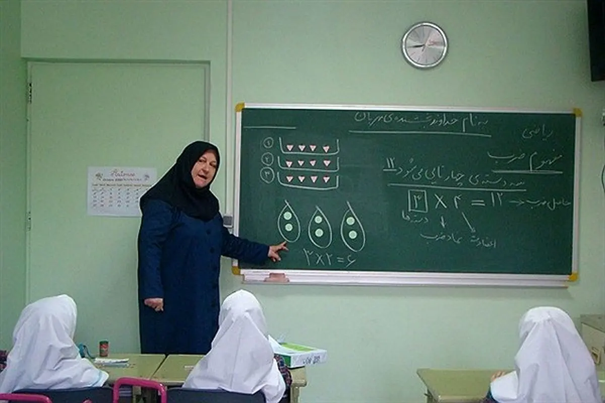 استخدام دهها هزار معلم جدید از مهر ۱۴۰۲