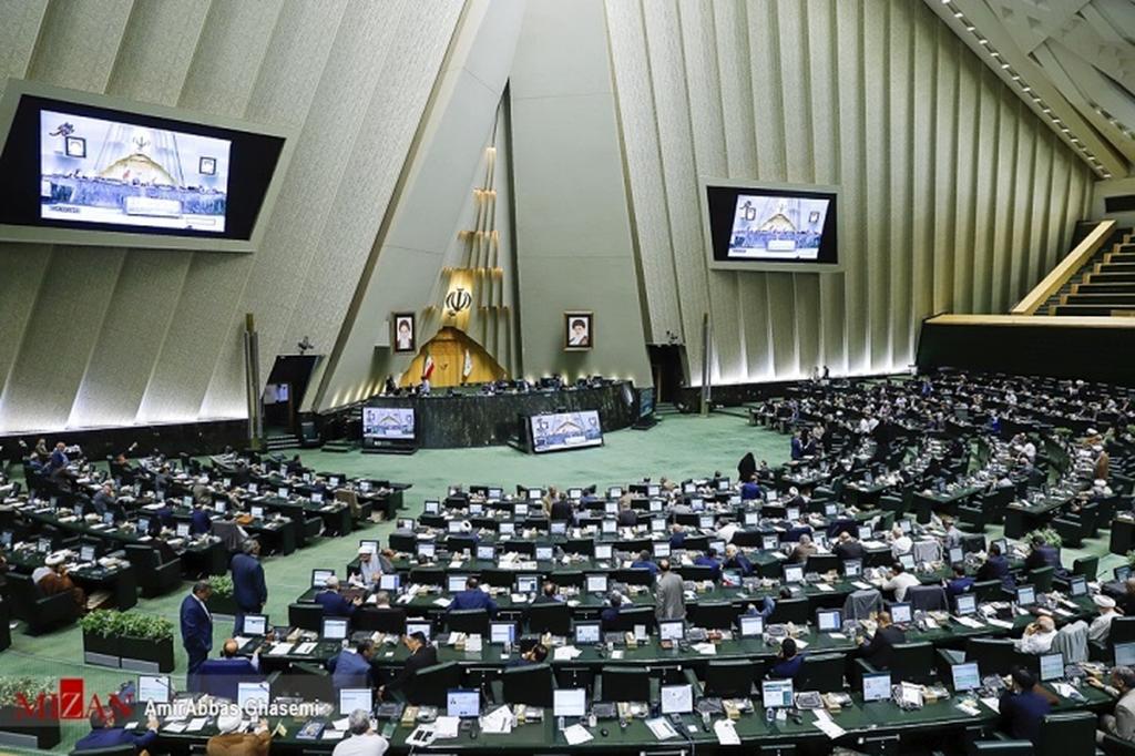 مدیر عامل شرکت ایران خودرو در  راه مجلس