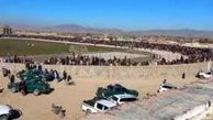 طالبان ۳ زن را در ملأ عام شلاق زد!