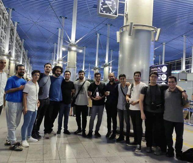 این ١٣ دانشجوی دانشگاه شریف همزمان  با یک پرواز مهاجرت کردند +عکس