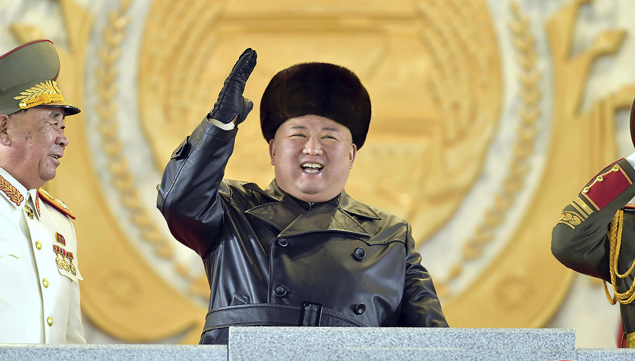 سخنرانی عجیب کیم جونگ اون به مناسبت سال نو | وقتی لباس مدرسه مهمتر از سلاح هسته‌ای است