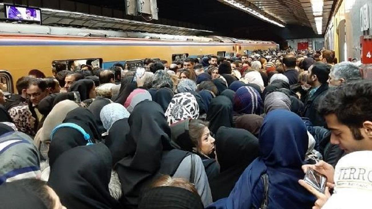 شلوغی عجیب در برخی از ایستگاه‌های مترو تهران