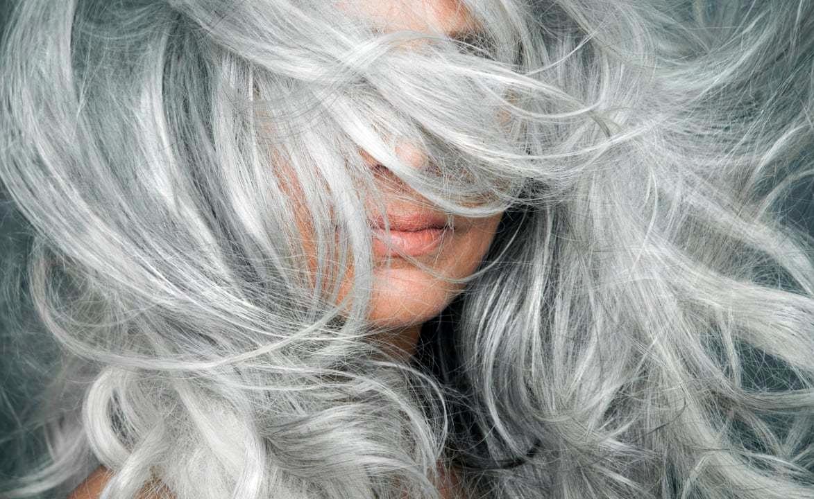 چگونه از سفید شدن مو جلوگیری کنیم؟