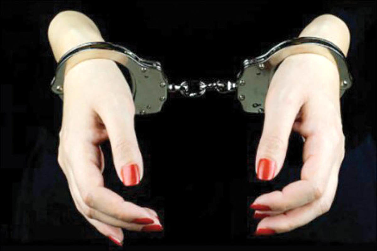 دستگیری 2 مرد با لباس زنانه در مشهد | ماجرا چه بود؟