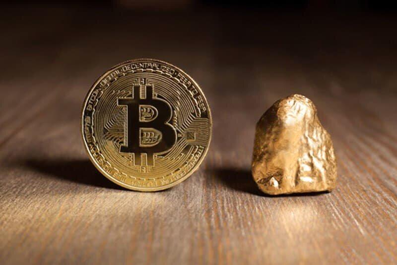 برای سرمایه گذاری کدام بهتر است؟ طلا یا بیت کوین؟