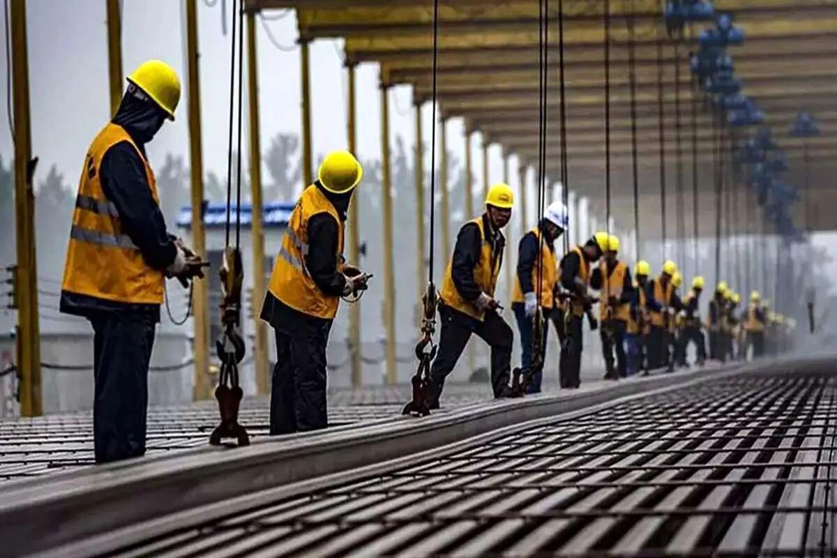 نقشه نگران کننده دولت رئیسی برای حقوق کارگران،تعیین دستمزد کارگران تغییر می کند